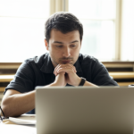 書卷一夢穿越劇新典範與世代共鳴